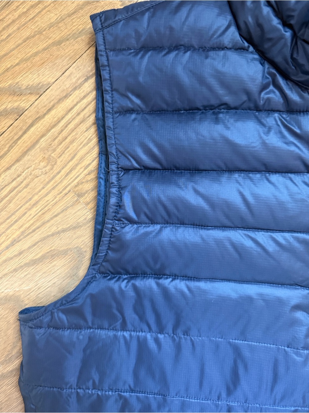 Oakley Men's Navy Quilted Packable Puffer Vest Size L - Picture 4 of 5